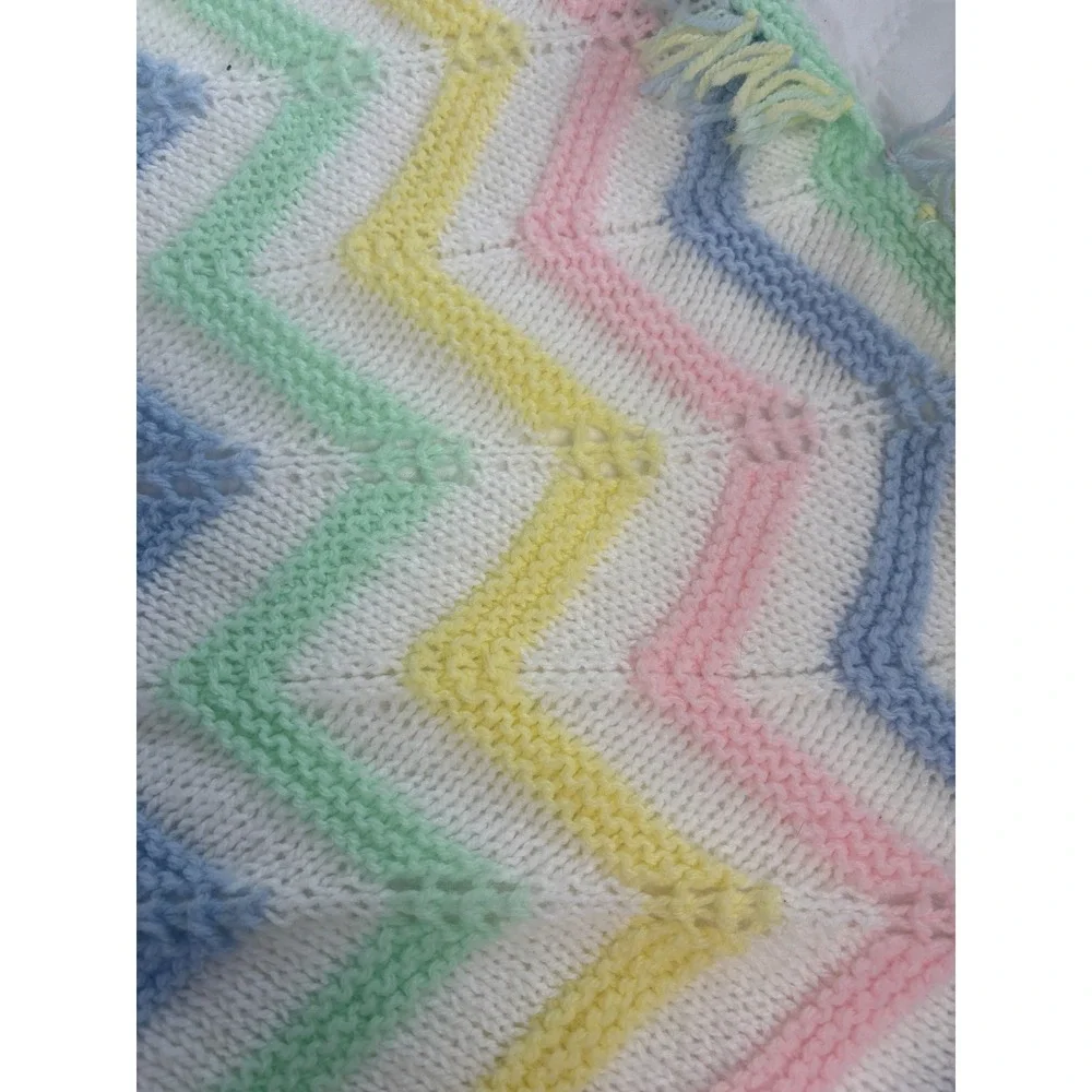 Crochet Knitted Baby Blanket Chevron Zig Zag Tassel Fringe READ small pull work